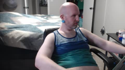 Mackson Pierce online show from May 16, 1:35 am