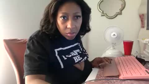 madam_glam online show from March 9, 4:44 pm