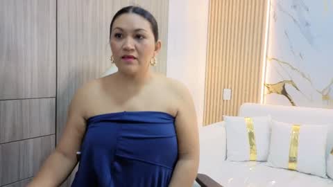Snapshot of madam_hott chatting on September 25, 3:35 am Madam Hott online show from September 25, 3:35 am