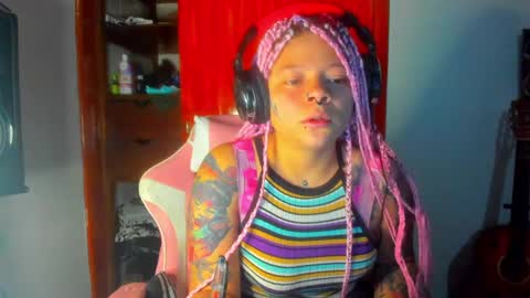 Snapshot of madam_sativa chatting on September 25, 1:34 am di online show from September 25, 1:34 am