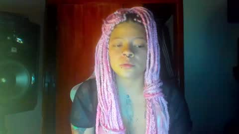 Snapshot of madam_sativa chatting on September 18, 11:09 pm di online show from September 18, 11:09 pm