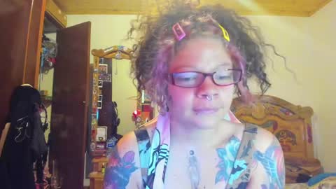 Snapshot of madam_sativa chatting on February 8, 5:08 pm di online show from February 8, 5:08 pm