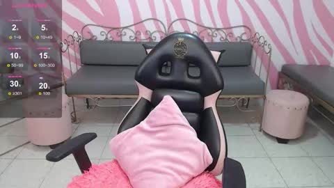 Snapshot of maddie__cute chatting on October 21, 8:45 pm Maddie Cute online show from October 21, 8:45 pm