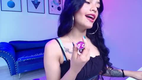 maddie_t18 online show from March 12, 2:10 pm