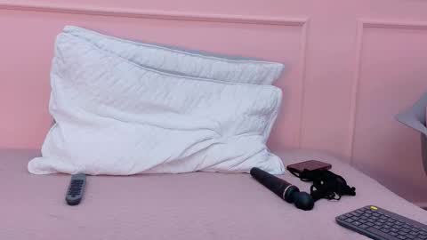 maddietease online show from February 6, 5:37 pm