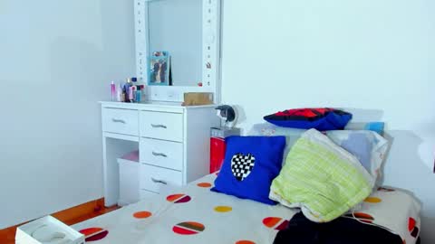 maddy8_ online show from February 7, 10:52 pm