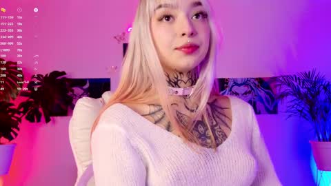maddy_uwu online show from February 24, 11:52 pm