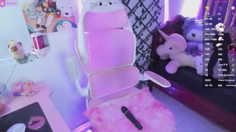 Maddy Foox online show from November 1, 3:00 pm