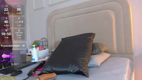 maddyjohnsonn online show from February 12, 4:38 am