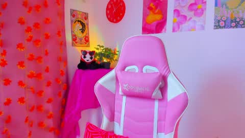 Madeline  online show from April 1, 5:08 am