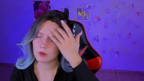 Madeline online show from December 4, 9:14 pm