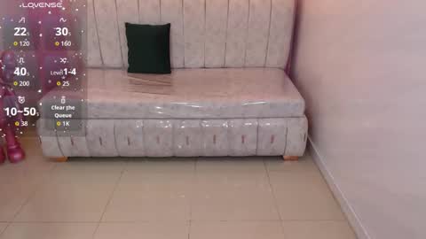 Madhison  online show from October 1, 9:02 pm