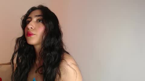 Madelein online show from February 12, 2:31 pm