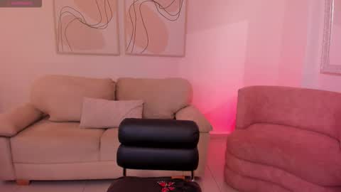 Maddi Collins online show from November 4, 7:26 pm