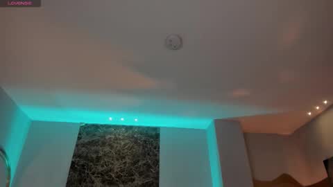 Maddi Collins online show from March 3, 12:12 pm