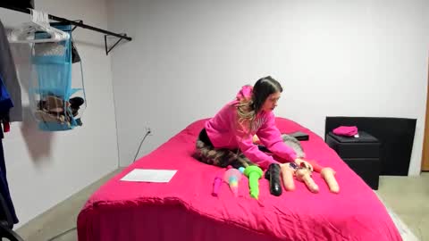 Madison Swift online show from February 14, 4:15 am