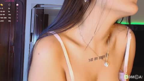 madisonwalkeeer online show from April 8, 8:45 pm