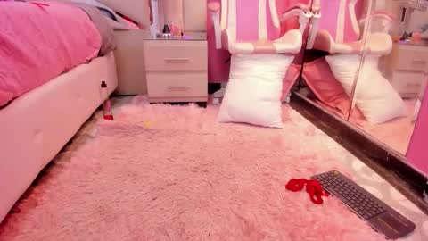 madisson_molly0 online show from February 26, 3:48 pm