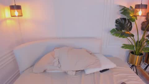 madissonmoore5 online show from September 9, 1:33 pm