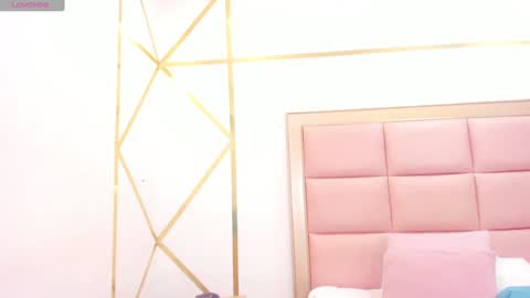 Mady online show from December 25, 9:00 pm