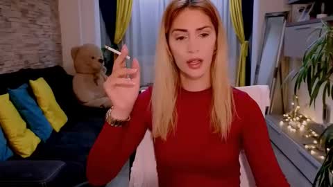 Madye Roberts online show from December 3, 12:09 am