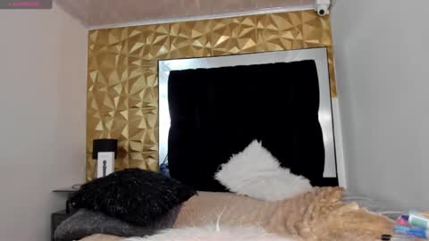 MAEE ANGELS online show from March 11, 10:53 pm