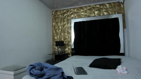 MAEE ANGELS online show from December 24, 7:55 pm