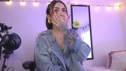 Maeve  schedule 11 am- 530 pm colombia time  online show from January 3, 9:47 pm