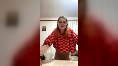 MaeveeFoxx online show from February 18, 4:29 pm