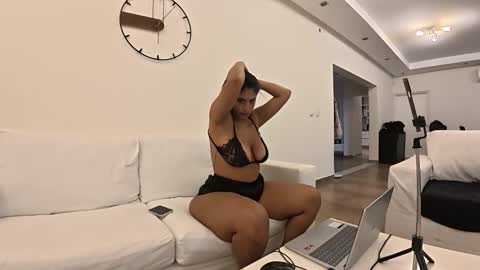 maferalvarezxxx online show from April 20, 9:07 pm