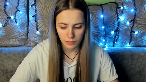 Maggie online show from January 17, 1:25 am