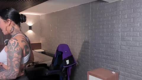 Snapshot of magic_marg chatting on October 9, 10:15 pm Marge online show from October 9, 10:15 pm