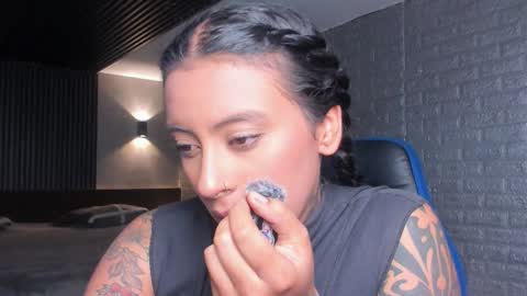 Marge online show from November 19, 9:57 pm