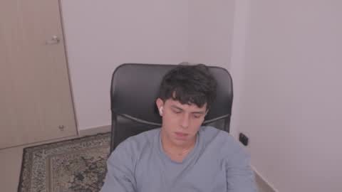 Snapshot of magic_tony chatting on September 24, 9:43 pm Tony Hoffa online show from September 24, 9:43 pm