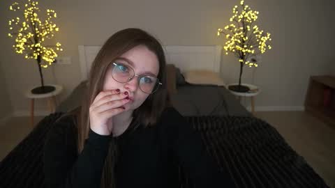 Emily online show from October 6, 12:34 pm