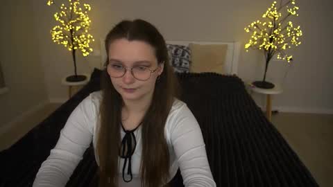 Emily online show from November 23, 1:42 pm