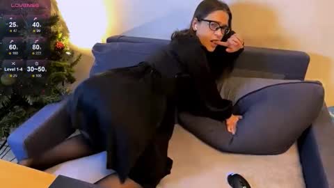 Jade online show from January 13, 5:04 am