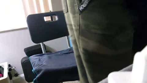 Diandlin online show from April 22, 6:37 pm