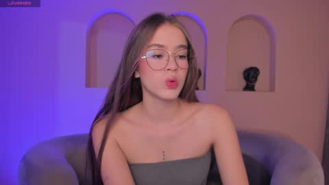  Maia  online show from December 14, 12:33 pm