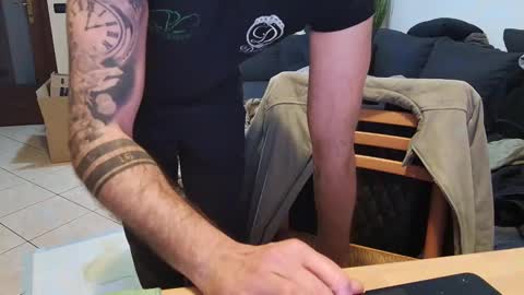 maialinofriuli online show from January 12, 4:19 am