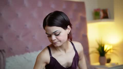  Maia  online show from November 10, 9:28 pm