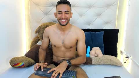 maicolparker0 online show from March 26, 2:33 pm