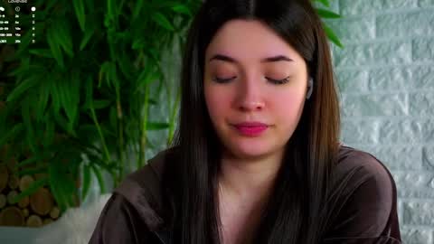 Lucy online show from March 31, 4:35 am