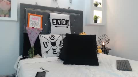 Maiky Cooper online show from March 12, 8:08 am