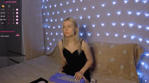 Your kitty online show from January 28, 2:43 am