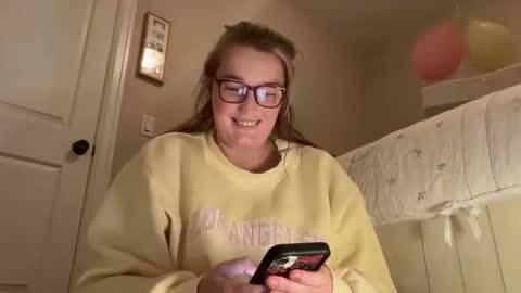 maisystellaxx online show from March 26, 2:50 am