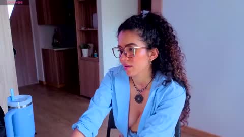   Lauu online show from April 27, 9:56 pm