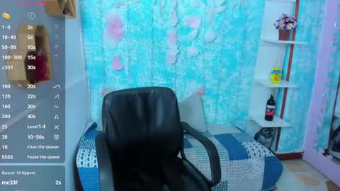 Snapshot of maja_bloom chatting on December 23, 6:15 pm Maja online show from December 23, 6:15 pm