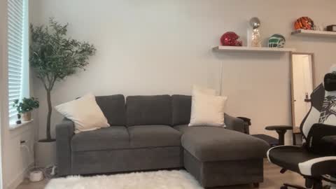 Makayla Ray online show from April 27, 11:24 pm