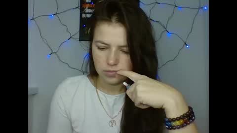 make_mesmile online show from November 5, 7:10 am